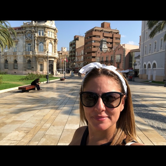 Meet your Posher, Maureen - Picture 1 of 1